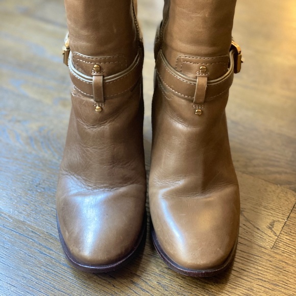 TORY BURCH Excellent Condition! - Picture 9 of 16